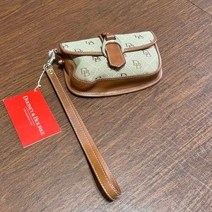 NWT Dooney and Bourke Tan Wristlet wallet